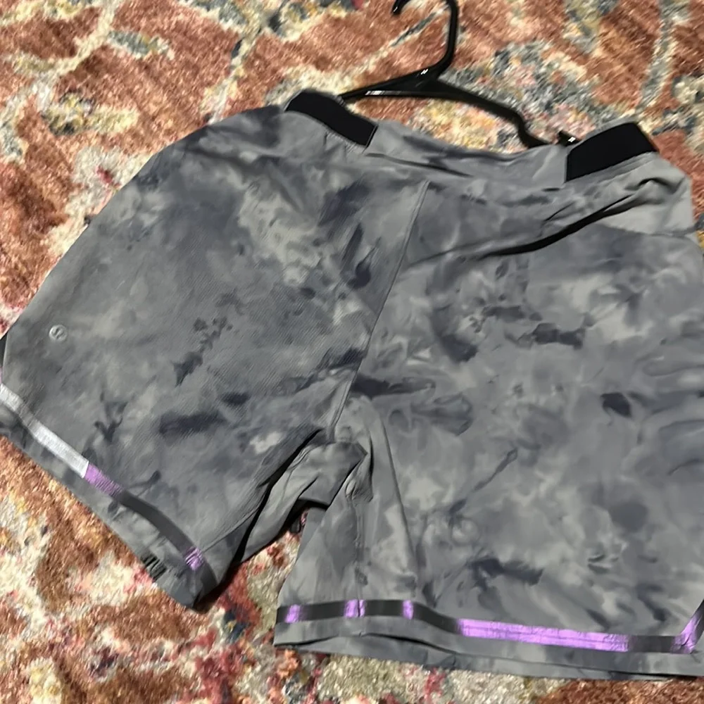 Lulu - Picture 2 of 2